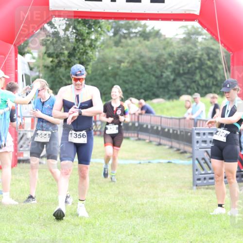 21.06.2026 - 29. Vierlanden-Triathlon Andreas Tolksdorf http://msf.ph/oto/9883984 21.06.2026 11:26:43 Ziel 526, 536, 526, 536 meine-sportfotos.de