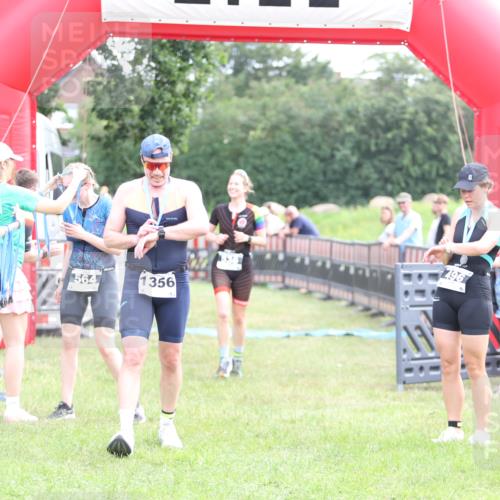 21.06.2026 - 29. Vierlanden-Triathlon Andreas Tolksdorf http://msf.ph/oto/9883994 21.06.2026 11:26:43 Ziel 526, 536, 526, 536 meine-sportfotos.de