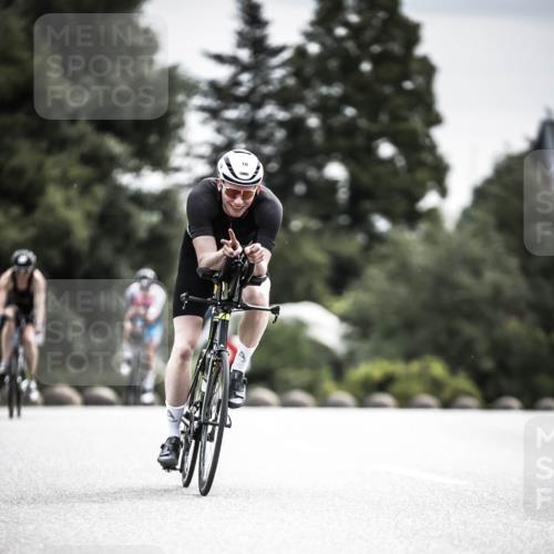 21.06.2026 - 29. Vierlanden-Triathlon H.Heesch http://msf.ph/oto/9884019 21.06.2026 10:35:58 Radfahren 9, 10, 25, 26, 34, 60, 88, 104, 186, 243, 278, 420 meine-sportfotos.de