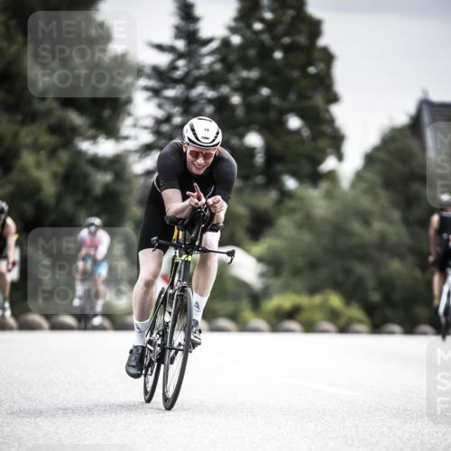21.06.2026 - 29. Vierlanden-Triathlon H.Heesch http://msf.ph/oto/9884037 21.06.2026 10:35:58 Radfahren 9, 10, 25, 26, 34, 60, 88, 104, 186, 243, 278, 420 meine-sportfotos.de