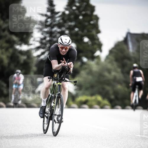 21.06.2026 - 29. Vierlanden-Triathlon H.Heesch http://msf.ph/oto/9884052 21.06.2026 10:35:58 Radfahren 9, 10, 25, 26, 34, 60, 88, 104, 186, 243, 278, 420 meine-sportfotos.de