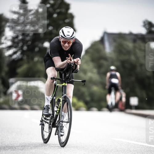 21.06.2026 - 29. Vierlanden-Triathlon H.Heesch http://msf.ph/oto/9884095 21.06.2026 10:35:58 Radfahren 9, 10, 25, 26, 34, 60, 88, 104, 186, 243, 278, 420 meine-sportfotos.de