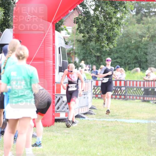 21.06.2026 - 29. Vierlanden-Triathlon Andreas Tolksdorf http://msf.ph/oto/9884116 21.06.2026 11:26:56 Ziel 480, 526, 480, 526 meine-sportfotos.de