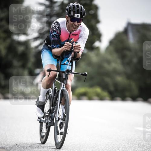 21.06.2026 - 29. Vierlanden-Triathlon H.Heesch http://msf.ph/oto/9884292 21.06.2026 10:36:02 Radfahren 10, 25, 26, 34, 88, 104, 186, 243, 278, 589 meine-sportfotos.de