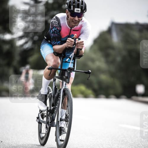 21.06.2026 - 29. Vierlanden-Triathlon H.Heesch http://msf.ph/oto/9884310 21.06.2026 10:36:02 Radfahren 10, 25, 26, 34, 88, 104, 186, 243, 278, 589 meine-sportfotos.de