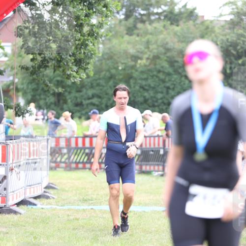 21.06.2026 - 29. Vierlanden-Triathlon Andreas Tolksdorf http://msf.ph/oto/9884317 21.06.2026 11:27:10 Ziel 353, 353 meine-sportfotos.de
