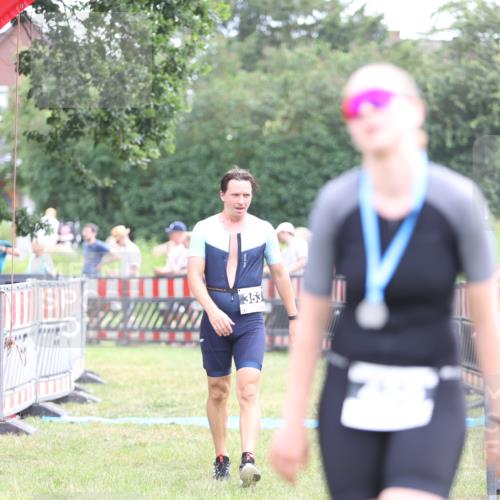 21.06.2026 - 29. Vierlanden-Triathlon Andreas Tolksdorf http://msf.ph/oto/9884338 21.06.2026 11:27:10 Ziel 353, 353 meine-sportfotos.de