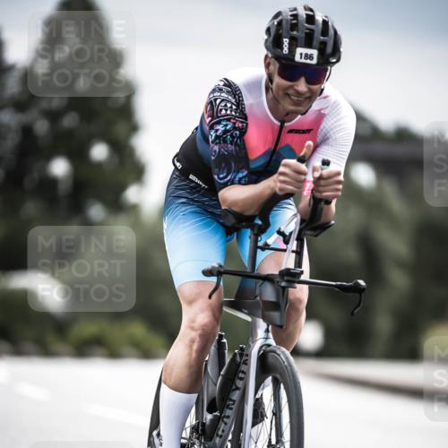 21.06.2026 - 29. Vierlanden-Triathlon H.Heesch http://msf.ph/oto/9884351 21.06.2026 10:36:02 Radfahren 10, 25, 26, 34, 88, 104, 186, 243, 278, 589 meine-sportfotos.de