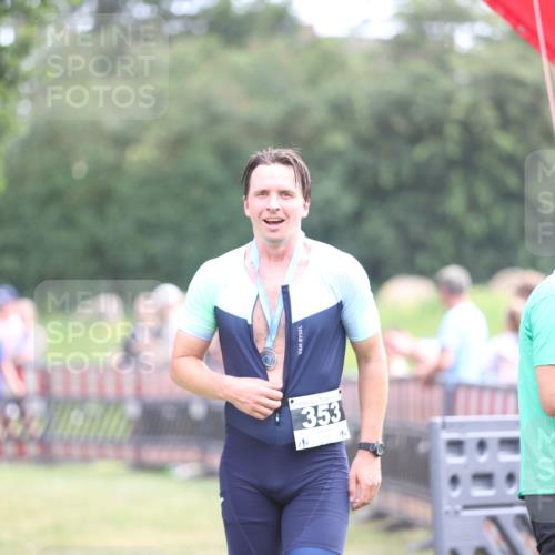 21.06.2026 - 29. Vierlanden-Triathlon Andreas Tolksdorf http://msf.ph/oto/9884375 21.06.2026 11:27:17 Ziel 442, 619, 442, 619 meine-sportfotos.de