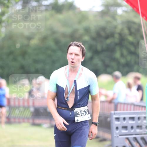 21.06.2026 - 29. Vierlanden-Triathlon Andreas Tolksdorf http://msf.ph/oto/9884393 21.06.2026 11:27:17 Ziel 442, 619, 442, 619 meine-sportfotos.de