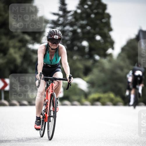 21.06.2026 - 29. Vierlanden-Triathlon H.Heesch http://msf.ph/oto/9884420 21.06.2026 10:36:07 Radfahren 104, 243, 376, 589 meine-sportfotos.de