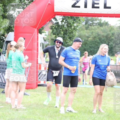 21.06.2026 - 29. Vierlanden-Triathlon Andreas Tolksdorf http://msf.ph/oto/9884608 21.06.2026 11:27:33 Ziel 521, 521 meine-sportfotos.de