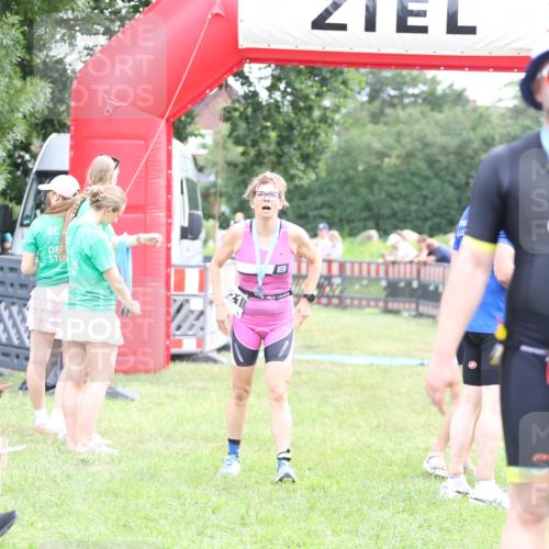 21.06.2026 - 29. Vierlanden-Triathlon Andreas Tolksdorf http://msf.ph/oto/9884622 21.06.2026 11:27:41 Ziel 396, 396 meine-sportfotos.de