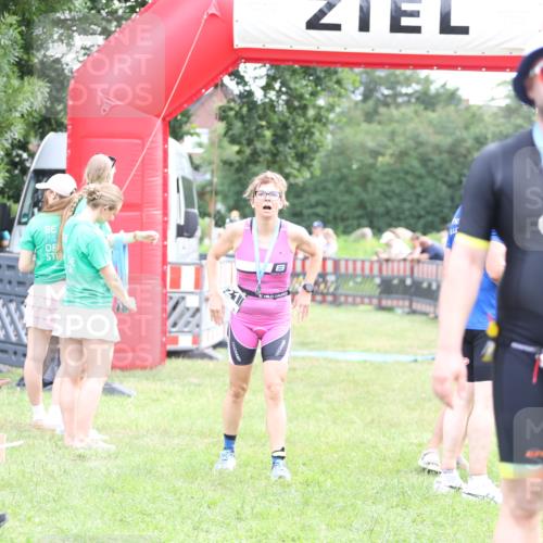 21.06.2026 - 29. Vierlanden-Triathlon Andreas Tolksdorf http://msf.ph/oto/9884628 21.06.2026 11:27:41 Ziel 396, 396 meine-sportfotos.de