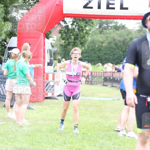 21.06.2026 - 29. Vierlanden-Triathlon Andreas Tolksdorf http://msf.ph/oto/9884643 21.06.2026 11:27:41 Ziel 396, 396 meine-sportfotos.de