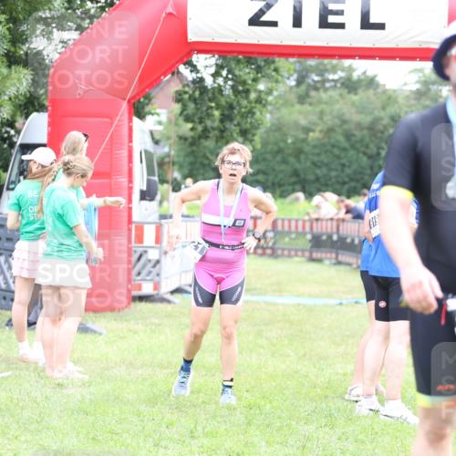 21.06.2026 - 29. Vierlanden-Triathlon Andreas Tolksdorf http://msf.ph/oto/9884659 21.06.2026 11:27:41 Ziel 396, 396 meine-sportfotos.de