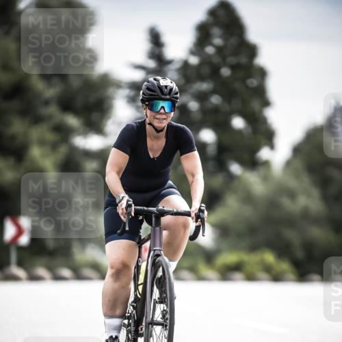 21.06.2026 - 29. Vierlanden-Triathlon H.Heesch http://msf.ph/oto/9884709 21.06.2026 10:36:18 Radfahren 223, 349, 504 meine-sportfotos.de