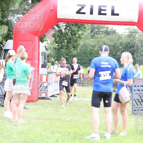 21.06.2026 - 29. Vierlanden-Triathlon Andreas Tolksdorf http://msf.ph/oto/9884748 21.06.2026 11:27:53 Ziel 328, 396, 328, 396 meine-sportfotos.de