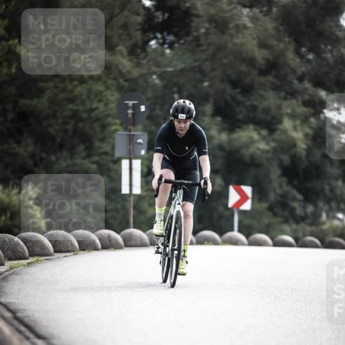 21.06.2026 - 29. Vierlanden-Triathlon H.Heesch http://msf.ph/oto/9884789 21.06.2026 09:19:23 Radfahren 99, 224, 228 meine-sportfotos.de