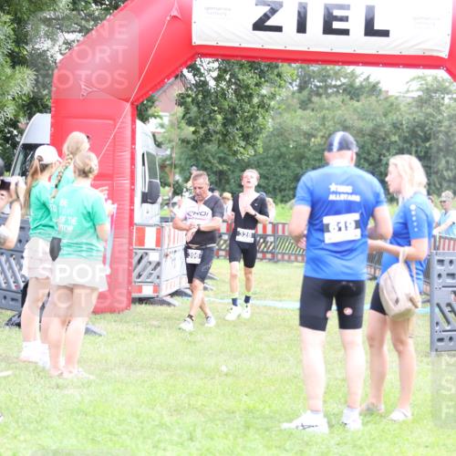 21.06.2026 - 29. Vierlanden-Triathlon Andreas Tolksdorf http://msf.ph/oto/9884801 21.06.2026 11:27:53 Ziel 328, 396, 328, 396 meine-sportfotos.de