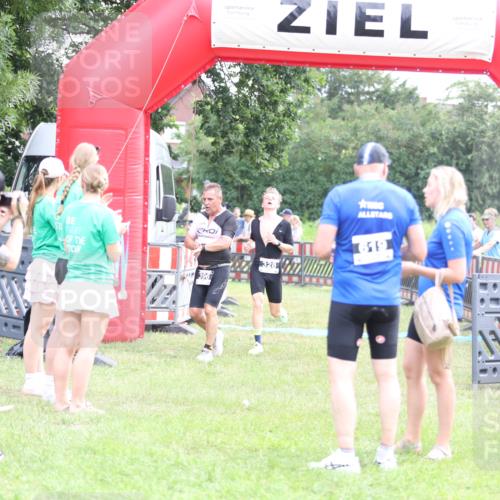 21.06.2026 - 29. Vierlanden-Triathlon Andreas Tolksdorf http://msf.ph/oto/9884821 21.06.2026 11:27:54 Ziel 328, 396, 328, 396 meine-sportfotos.de