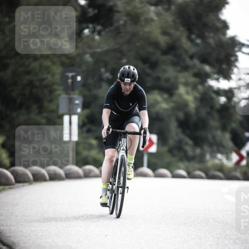 21.06.2026 - 29. Vierlanden-Triathlon H.Heesch http://msf.ph/oto/9884844 21.06.2026 09:19:24 Radfahren 99, 224, 228 meine-sportfotos.de