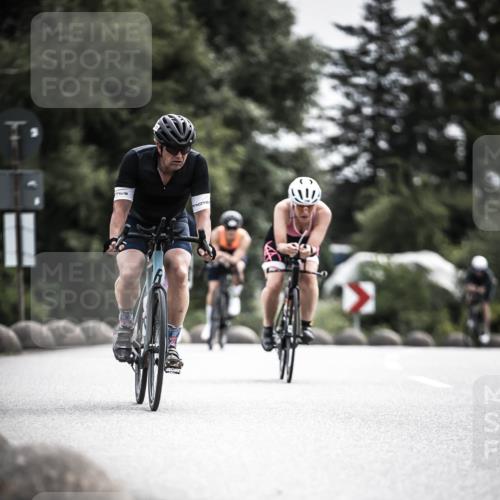 21.06.2026 - 29. Vierlanden-Triathlon H.Heesch http://msf.ph/oto/9884848 21.06.2026 10:36:39 Radfahren 51, 78, 99, 106, 177, 298 meine-sportfotos.de