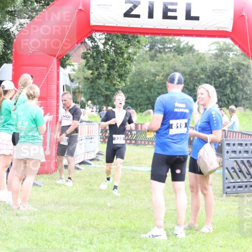 21.06.2026 - 29. Vierlanden-Triathlon Andreas Tolksdorf http://msf.ph/oto/9884850 21.06.2026 11:27:55 Ziel 328, 396, 328, 396 meine-sportfotos.de