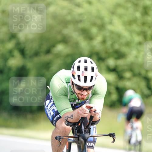 21.06.2026 - Viking Triathlon Michael Burmester http://msf.ph/oto/9884913 21.06.2026 11:20:33 Radfahren 2, 19, 21, 73, 100, 102, 170, 200, 237, 391, 404, 472, 498, 509, 543, 561, 568 meine-sportfotos.de