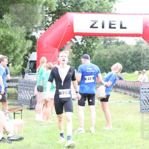 21.06.2026 - 29. Vierlanden-Triathlon Andreas Tolksdorf http://msf.ph/oto/9884914 21.06.2026 11:28:01 Ziel 591, 591 meine-sportfotos.de