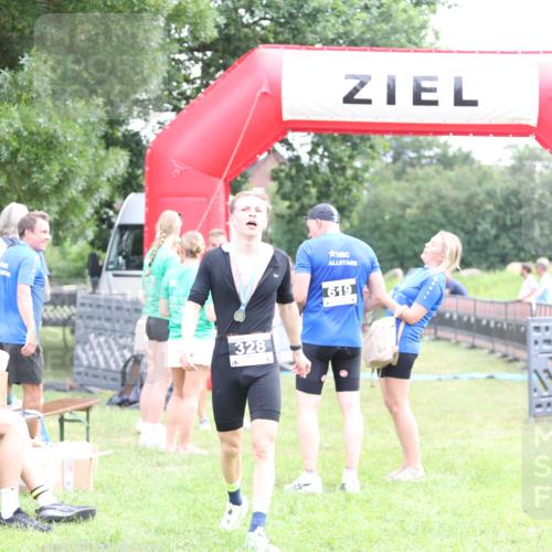 21.06.2026 - 29. Vierlanden-Triathlon Andreas Tolksdorf http://msf.ph/oto/9884930 21.06.2026 11:28:01 Ziel 591, 591 meine-sportfotos.de