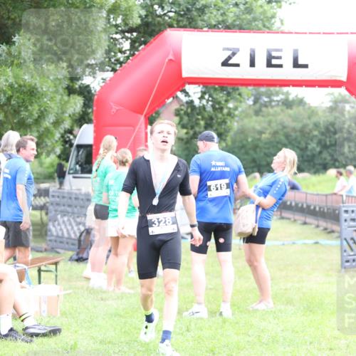 21.06.2026 - 29. Vierlanden-Triathlon Andreas Tolksdorf http://msf.ph/oto/9884938 21.06.2026 11:28:01 Ziel 591, 591 meine-sportfotos.de