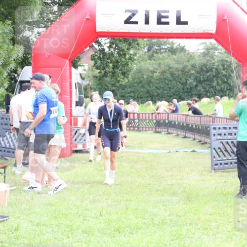 21.06.2026 - 29. Vierlanden-Triathlon Andreas Tolksdorf http://msf.ph/oto/9884943 21.06.2026 11:28:16 Ziel 599, 600, 602, 599, 600, 602 meine-sportfotos.de