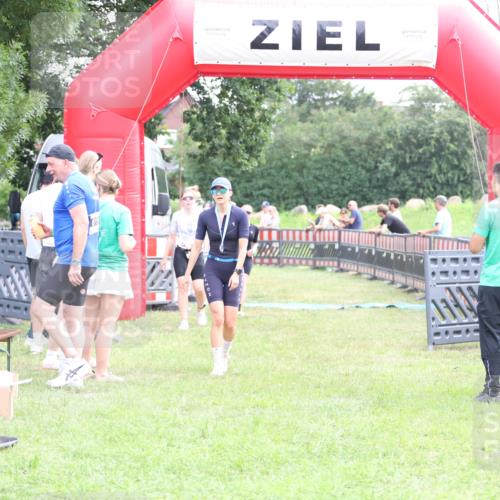 21.06.2026 - 29. Vierlanden-Triathlon Andreas Tolksdorf http://msf.ph/oto/9884966 21.06.2026 11:28:16 Ziel 599, 600, 602, 599, 600, 602 meine-sportfotos.de