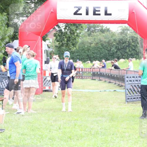 21.06.2026 - 29. Vierlanden-Triathlon Andreas Tolksdorf http://msf.ph/oto/9884992 21.06.2026 11:28:16 Ziel 599, 600, 602, 599, 600, 602 meine-sportfotos.de