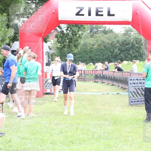 21.06.2026 - 29. Vierlanden-Triathlon Andreas Tolksdorf http://msf.ph/oto/9885007 21.06.2026 11:28:16 Ziel 599, 600, 602, 599, 600, 602 meine-sportfotos.de
