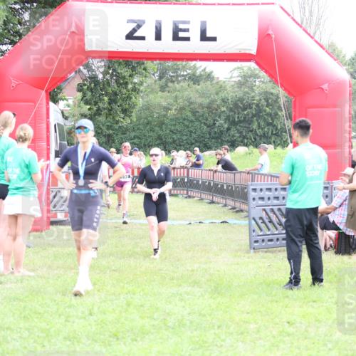 21.06.2026 - 29. Vierlanden-Triathlon Andreas Tolksdorf http://msf.ph/oto/9885017 21.06.2026 11:28:19 Ziel 599, 600, 602, 599, 600, 602 meine-sportfotos.de