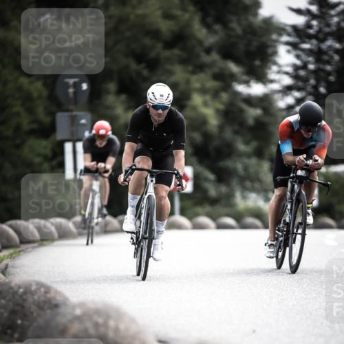21.06.2026 - 29. Vierlanden-Triathlon H.Heesch http://msf.ph/oto/9885018 21.06.2026 10:36:48 Radfahren 55, 78, 99, 128, 197, 264, 292 meine-sportfotos.de