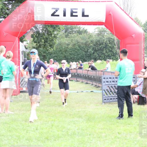 21.06.2026 - 29. Vierlanden-Triathlon Andreas Tolksdorf http://msf.ph/oto/9885026 21.06.2026 11:28:19 Ziel 599, 600, 602, 599, 600, 602 meine-sportfotos.de