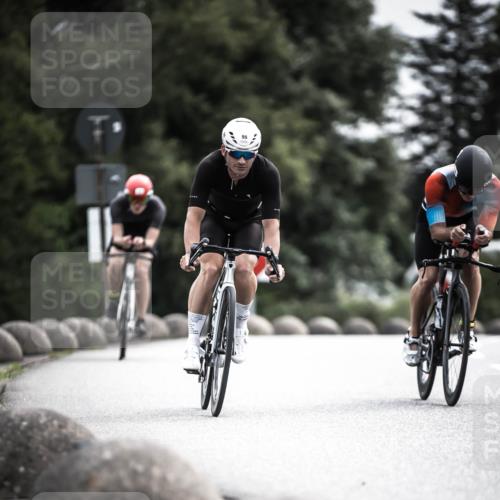 21.06.2026 - 29. Vierlanden-Triathlon H.Heesch http://msf.ph/oto/9885027 21.06.2026 10:36:48 Radfahren 55, 78, 99, 128, 197, 264, 292 meine-sportfotos.de