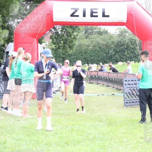 21.06.2026 - 29. Vierlanden-Triathlon Andreas Tolksdorf http://msf.ph/oto/9885083 21.06.2026 11:28:20 Ziel 599, 600, 599, 600 meine-sportfotos.de