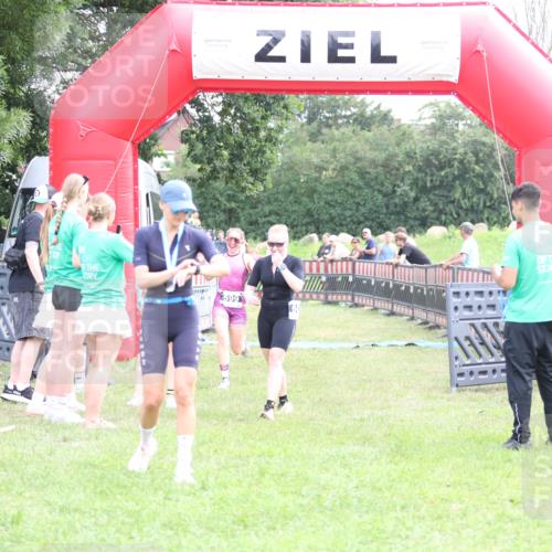 21.06.2026 - 29. Vierlanden-Triathlon Andreas Tolksdorf http://msf.ph/oto/9885107 21.06.2026 11:28:20 Ziel 599, 600, 599, 600 meine-sportfotos.de