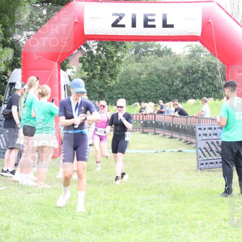 21.06.2026 - 29. Vierlanden-Triathlon Andreas Tolksdorf http://msf.ph/oto/9885113 21.06.2026 11:28:20 Ziel 599, 600, 599, 600 meine-sportfotos.de
