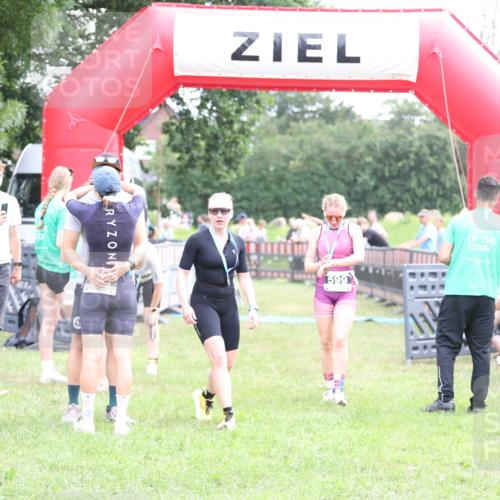 21.06.2026 - 29. Vierlanden-Triathlon Andreas Tolksdorf http://msf.ph/oto/9885128 21.06.2026 11:28:26 Ziel 401, 540, 401, 540 meine-sportfotos.de