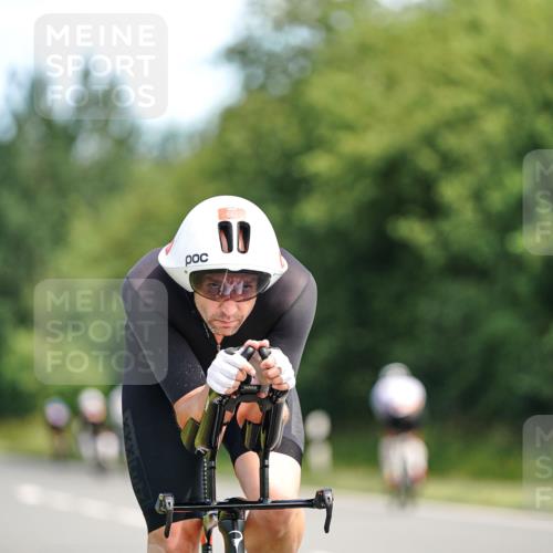 21.06.2026 - Viking Triathlon Michael Burmester http://msf.ph/oto/9885173 21.06.2026 11:21:08 Radfahren 7, 25, 43, 76, 82, 283, 307, 342, 365, 374, 380, 427, 433, 433, 547, 575, 606, 667 meine-sportfotos.de