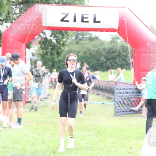 21.06.2026 - 29. Vierlanden-Triathlon Andreas Tolksdorf http://msf.ph/oto/9885241 21.06.2026 11:29:01 Ziel 435, 444, 435, 444 meine-sportfotos.de