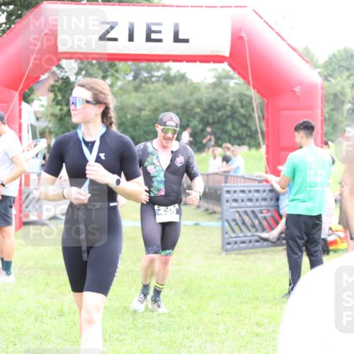 21.06.2026 - 29. Vierlanden-Triathlon Andreas Tolksdorf http://msf.ph/oto/9885280 21.06.2026 11:29:03 Ziel 435, 444, 435, 444 meine-sportfotos.de