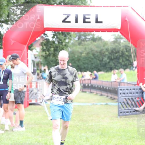 21.06.2026 - 29. Vierlanden-Triathlon Andreas Tolksdorf http://msf.ph/oto/9885398 21.06.2026 11:29:07 Ziel  meine-sportfotos.de