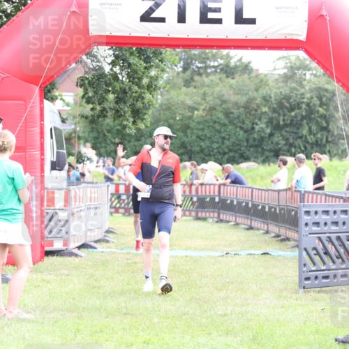 21.06.2026 - 29. Vierlanden-Triathlon Andreas Tolksdorf http://msf.ph/oto/9885472 21.06.2026 11:29:22 Ziel 427, 432, 623, 427, 432, 623 meine-sportfotos.de