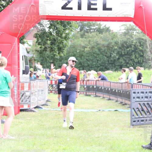 21.06.2026 - 29. Vierlanden-Triathlon Andreas Tolksdorf http://msf.ph/oto/9885486 21.06.2026 11:29:22 Ziel 427, 432, 623, 427, 432, 623 meine-sportfotos.de
